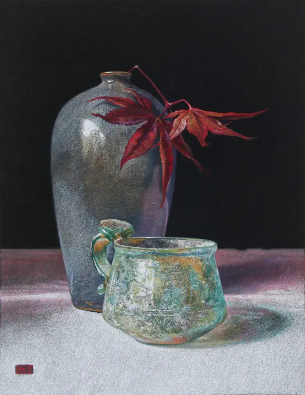 Roman glass with Chinese vase by Adriana van Zoest | still life painting in pastel on pastelcarton 45 x 35 cm