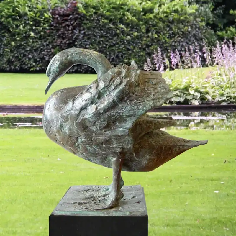Schwan von Coba Koster | tier Skulptur in Bronze Auflage 10 64 cm hoch x 72 cm breit