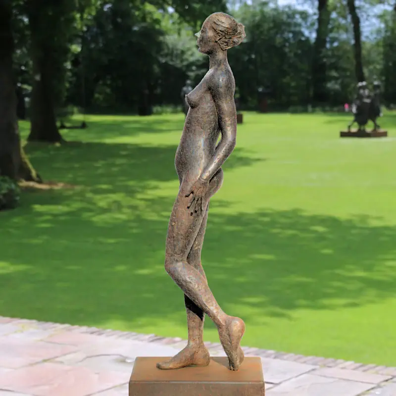 La beauté by Edward Vandaele | figure sculpture in bronze edition of 8 160 cm high