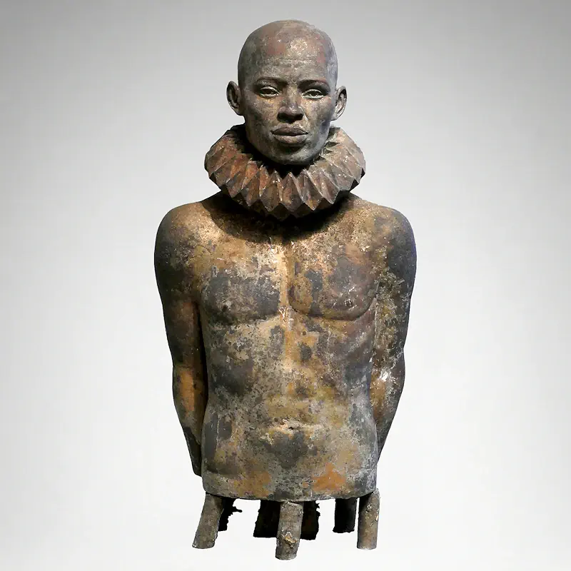 Man met kraag van Erwin Meijer | figuur beeld in brons unicum in serie 48 cm hoog