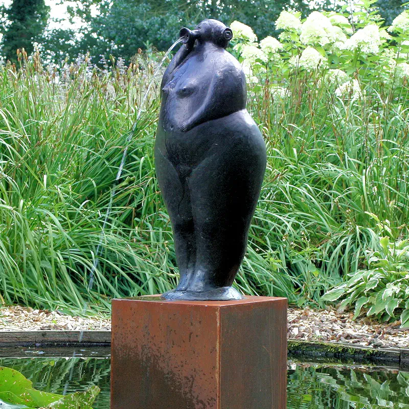 Marjolein fontein van Evert van Hemert | figuur beeld in brons unicum 100 cm hoog