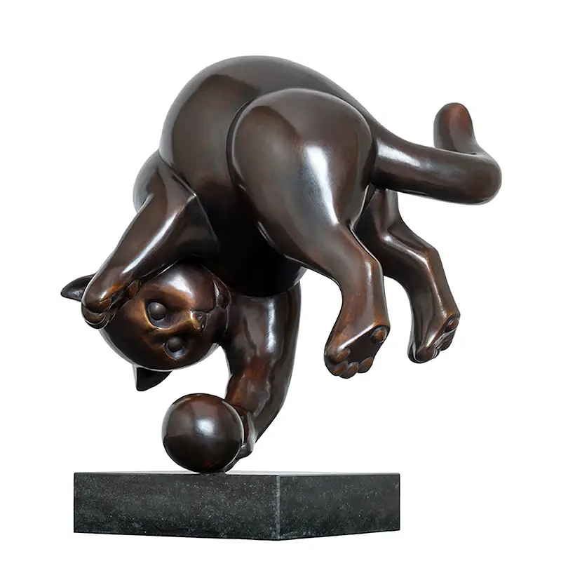 Playfully by Frans van Straaten | animal sculpture in bronze edition of 8 30 cm high