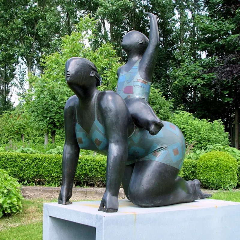 Kruiper van Jan de Graaf | figuur beeld in brons oplage 5 95 cm hoog en 91 cm breed
