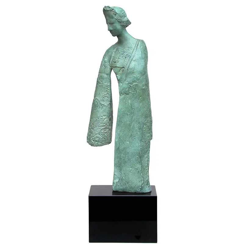 Courtisane by Marion Visione | figure sculpture in bronze edition of 12 71 cm high
