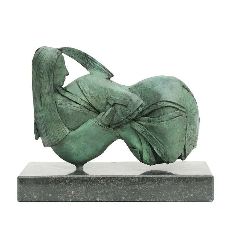 Liefdesbrief van Marion Visione | figuur beeld in brons oplage 12 26 cm hoog en 30 cm breed
