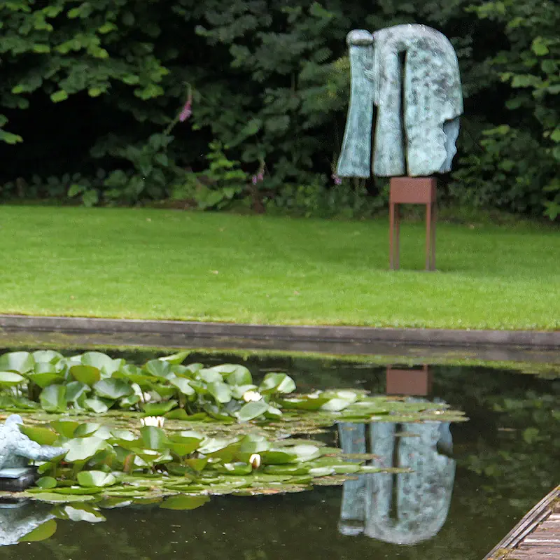 Love letters by Marion Visione | figure sculpture in bronze edition of 5 170 cm high
