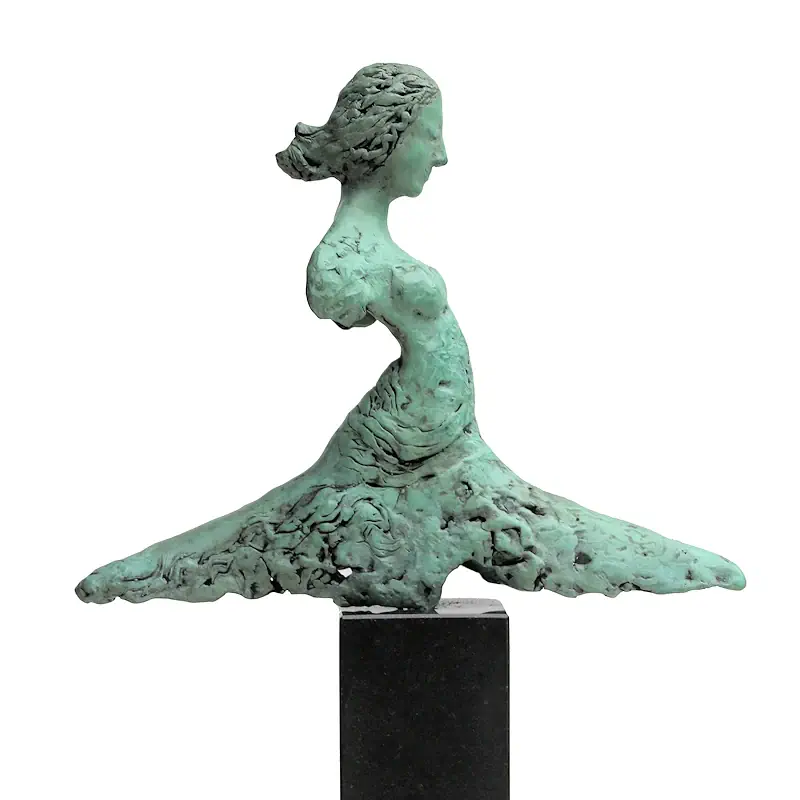 Prima donna van Marion Visione | figuur beeld in brons oplage 12 34 cm hoog, 20 breed