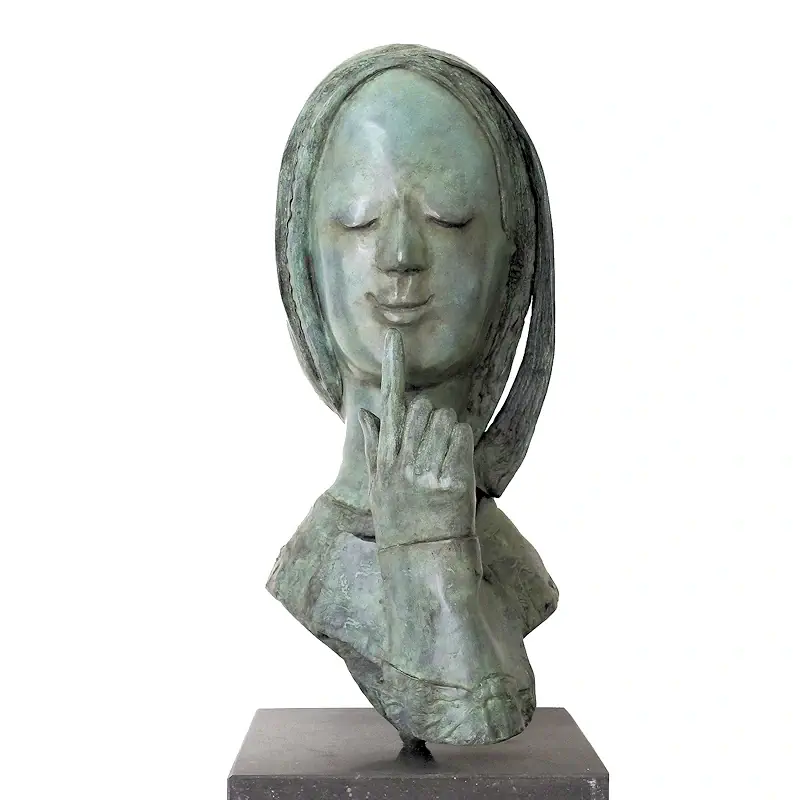 Silenzio by Marion Visione | figure sculpture in bronze edition of 8 47 cm high