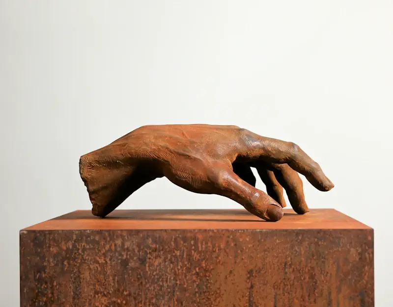Pars pro toto S by Philippe Timmermans | figure sculpture in bronze edition of 8 45 cm wide